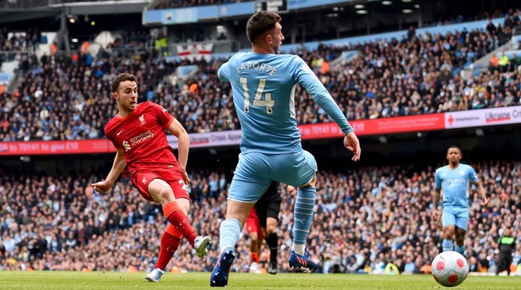 Video bóng đá Man City - Liverpool: Đại tiệc tấn công, 4 bàn rượt đuổi (Vòng 32 Ngoại hạng Anh) - 1