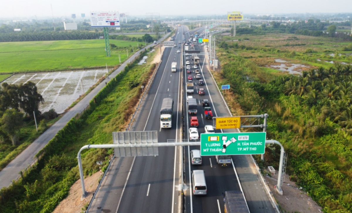 Cần nâng cao ý thức chấp hành Luật cho người tham gia giao thông khi đi trên các tuyến cao tốc.