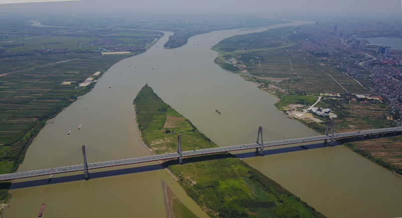 song hong dep tho mong nhin tu khong trung