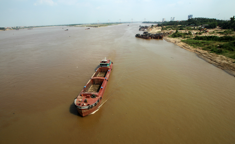 song hong dep tho mong nhin tu khong trung