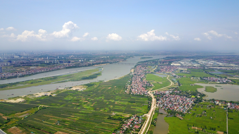 song hong dep tho mong nhin tu khong trung