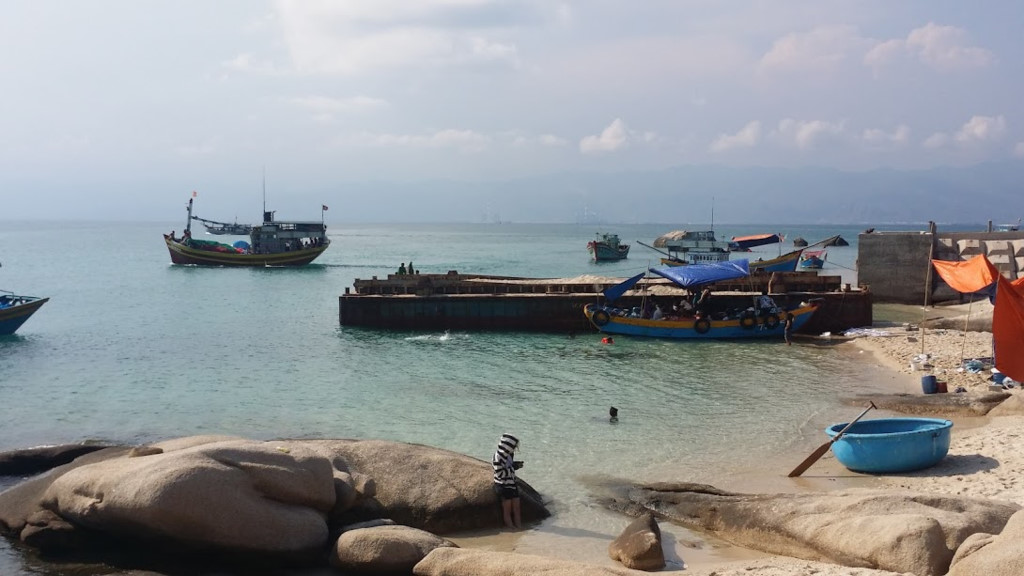 Trải nghiệm cuộc sống hoang dã như Robinson trên đảo Cù Lao Câu trai nghiem cuoc song hoang da nhu robinson tren dao cu lao cau