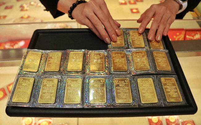 Ảnh hưởng từ thị trường quốc tế, giá vàng giảm 250.000 đồng/lượng