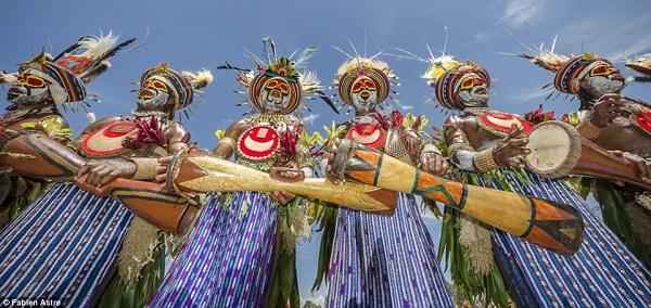 Những hình ảnh hiếm có về lễ hội của một bộ tộc 'từ chối' Thế giới văn minh