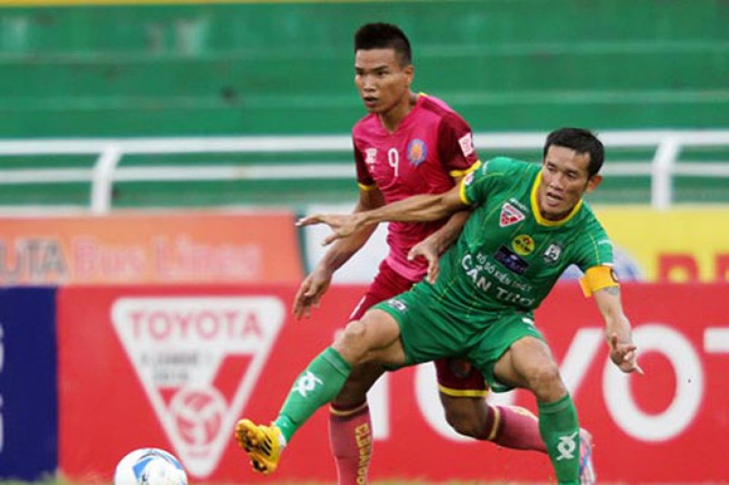 Cầu thủ Trần Chí Công bị cấm thi đấu 3 trận vì hành vi thô bạo