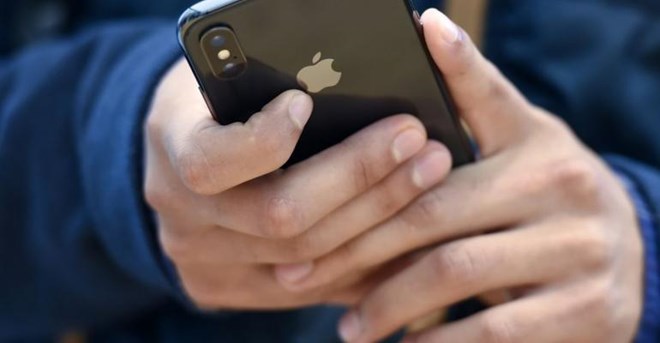Apple âm thầm ra lệnh cấm mua, bán dữ liệu danh bạ người dùng