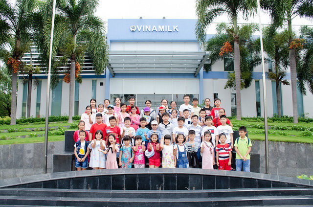 vui he 2018 be cung kham pha sieu nha may sua cua vinamilk