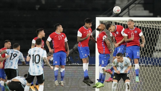 Argentina 1-1 Chile: Messi ghi bàn, Argentina vẫn không thể đánh bại Chile