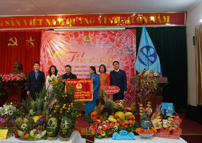 Công ty nước sạch Hà Nội tổng kết hoạt động công đoàn năm 2020, phát động thi đua năm 2021