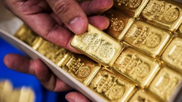 Giá vàng tăng tốc vọt qua mốc 37 triệu đồng/lượng