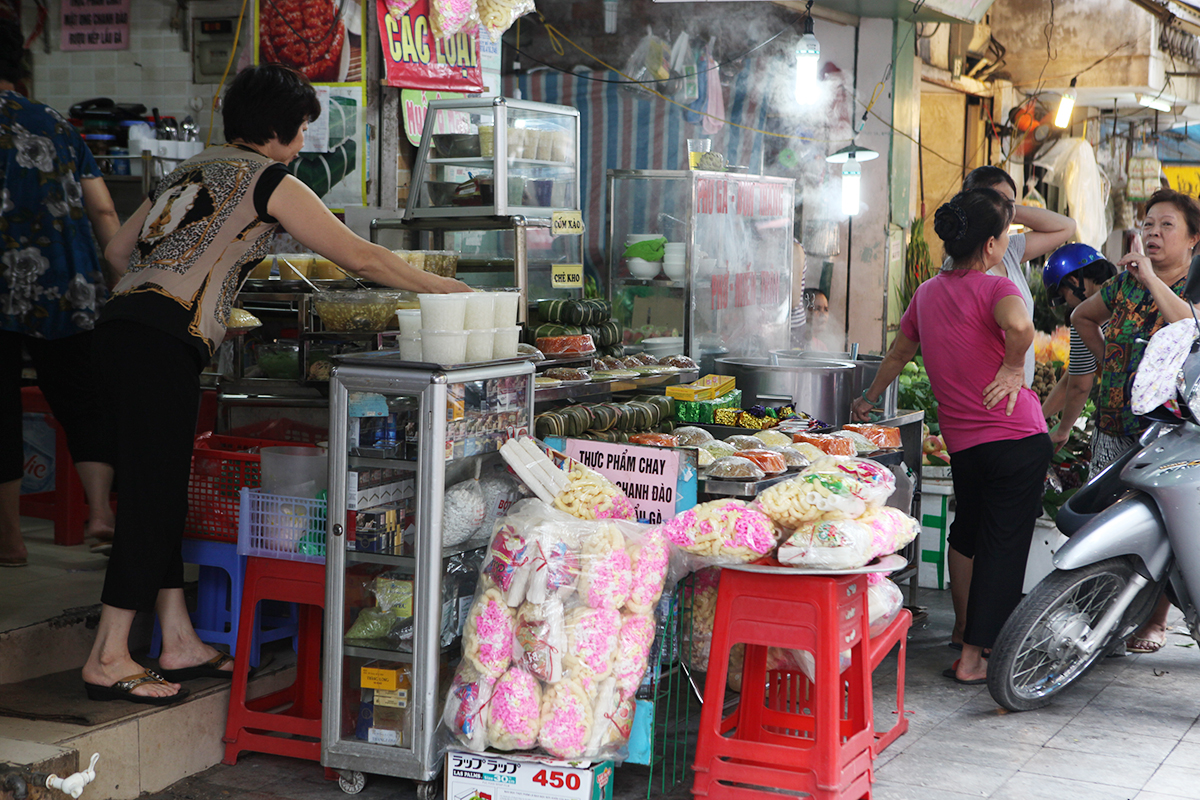 bong ngo hoa qua dat khach trong ngay ram thang 7