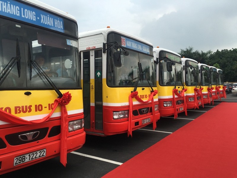 Vùng trắng xe buýt đang ngày một được thu hẹp để phụ vụ tốt hơn cho cộng đồng. Nội thành Hà Nội hiện tại đang có hơn 100 tuyến xe buýt phục vụ mọi nhu cầu đi lại của người dân. Đây là cơ hội tuyệt vời để khám phá những hình ảnh về xe buýt và cách thức để kết nối các tuyến xe với nhau.