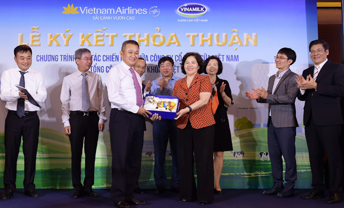 vietnam airlines va vinamilk hop tac chien luoc cung phat trien thuong hieu