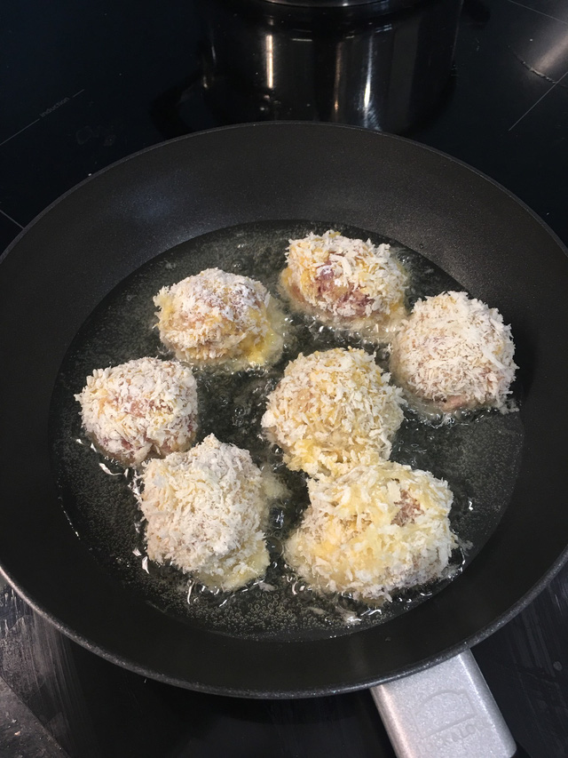 cuoi tuan vao bep lam mon bo vien pho mai nong chay thom nuc mui