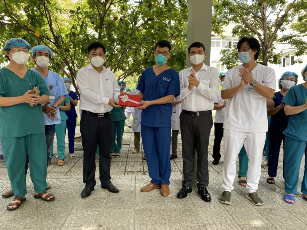 Đà Nẵng chi viện thêm gần 200 y, bác sĩ cho các tỉnh, thành phía Nam