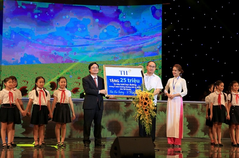 Tập đoàn TH với chương trình “Sữa học đường - Vì tầm vóc Việt”