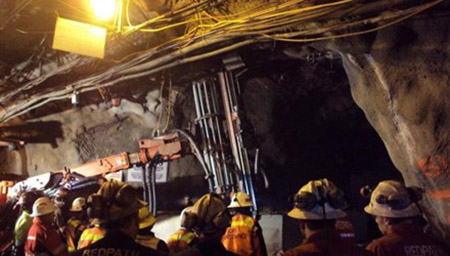 Sập mỏ vàng ở Indonesia, 12 thợ mỏ mất tích