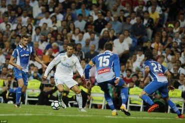 Real Madrid 2-0 Espanyol: CR7 vẫn tịt ngòi