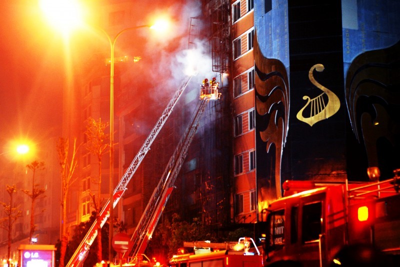 dong cua vu truong karaoke truoc 2 gio sang hoan toan hop ly