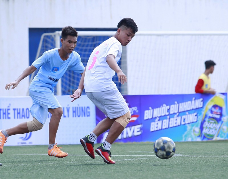 Vòng bảng giải bóng đá học sinh Hà Nội tranh cup Number 1 Active nhiều kịch tính