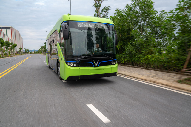 Vingroup chính thức chạy thử nghiệm xe buýt điện VinFast - Ảnh 2.