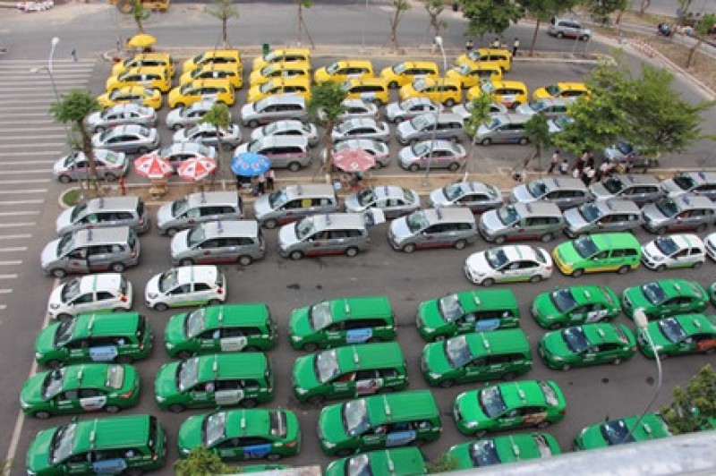 Cận cảnh nhà để xe “5 sao” ở sân bay Tân Sơn Nhất