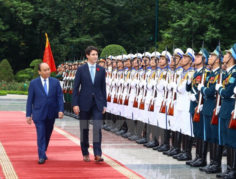 hinh anh le don thu tuong canada justin trudeau tham viet nam