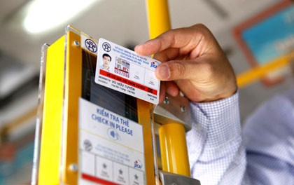 Vé xe buýt điện tử: Tiện nhưng cần sự liên thông