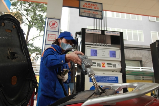 Giá xăng, dầu đồng loạt tăng cao
