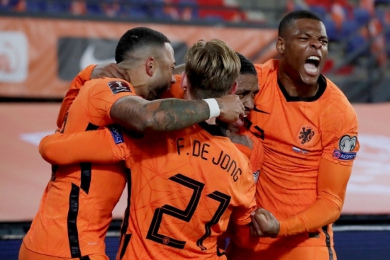 Hà Lan 2-0 Na Uy: “Cơn lốc màu da cam” chính thức trở lại World Cup