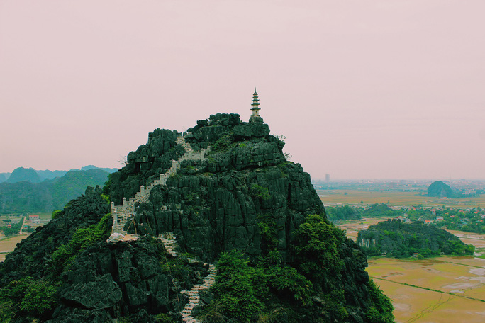 den hang mua ngam non nuoc huu tinh o lung chung troi