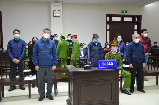 Nguyên Giám đốc Bệnh viện Bạch Mai Nguyễn Quốc Anh bị đề nghị từ 5-6 năm tù