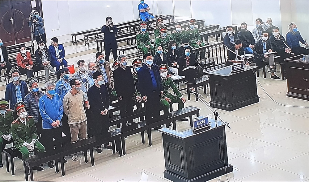 Bị cáo Đinh La Thăng phản bác cáo trạng, không hài lòng với lời khai của Trịnh Xuân Thanh