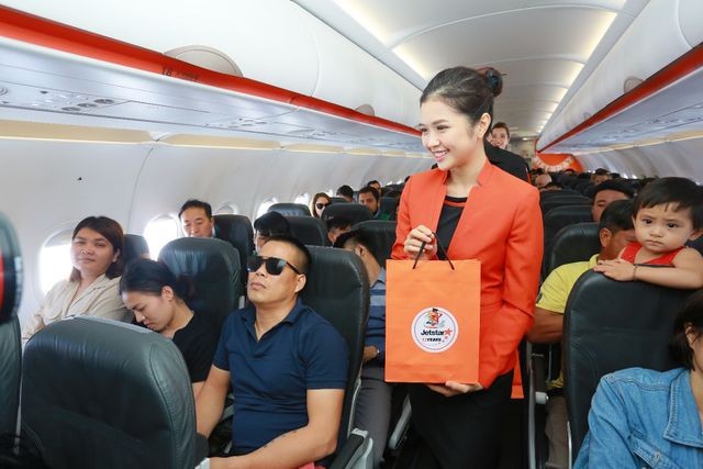 jetstar pacific tri an khach hanh bang man nhay an toan bay tren khong