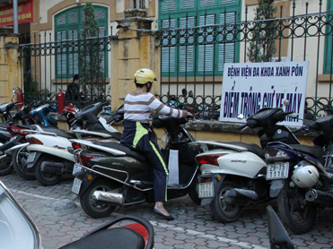 Hà Nội: Ban hành giá dịch vụ trông giữ xe đạp, xe máy, ô tô