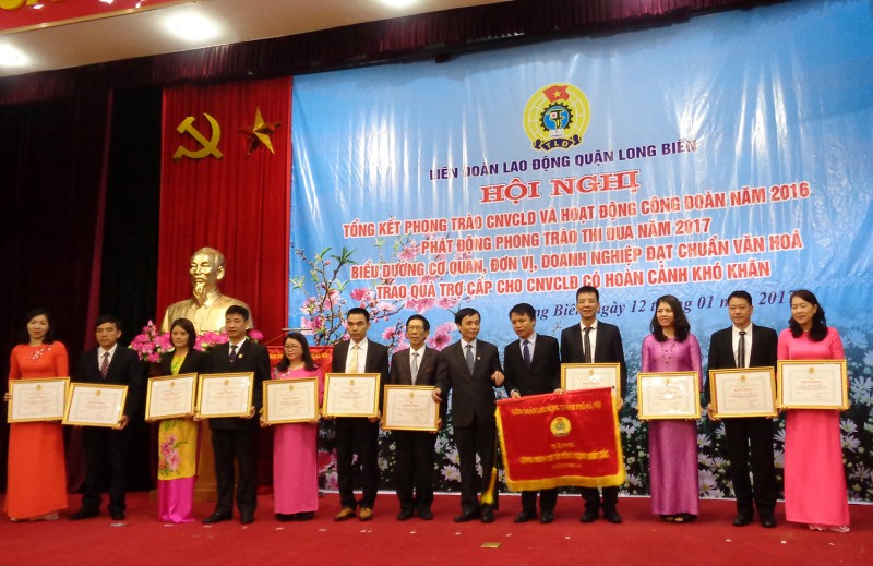 LĐLĐ quận Long Biên: Làm tốt công tác chăm lo cho người lao động