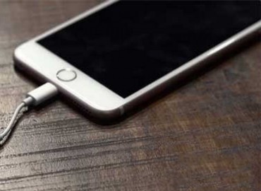 Sửa lỗi iPhone sạc chậm hay không sạc được pin