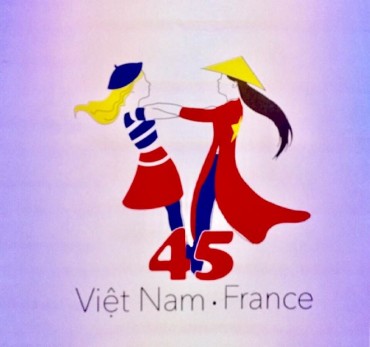 Khởi động chương trình kỷ niệm 45 năm quan hệ ngoại giao Việt Nam-Pháp