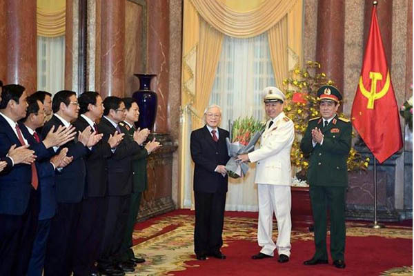 Bộ trưởng Công an Tô Lâm và Chủ nhiệm Tổng cục Chính trị QĐND Việt Nam được phong quân hàm Đại tướng