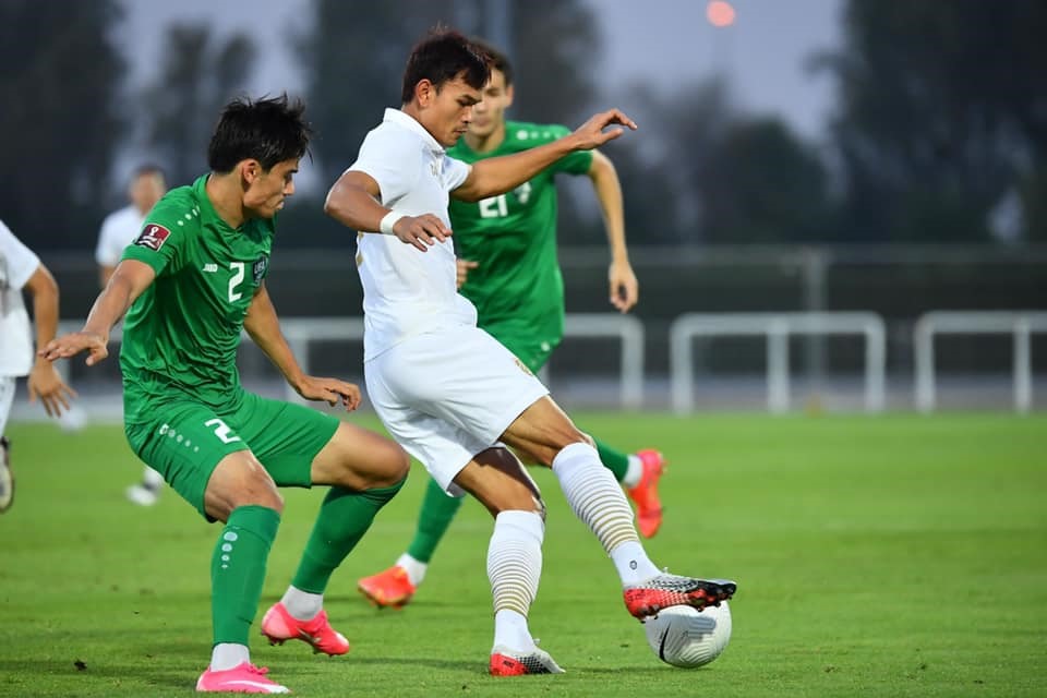 Thái Lan thua ngược Uzbekistan 1-4 trước vòng loại World Cup