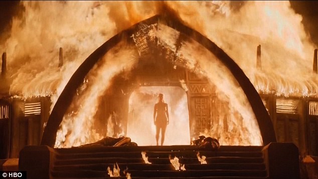 "Mẹ rồng" chia sẻ về cảnh nóng trong "Game Of Thrones"