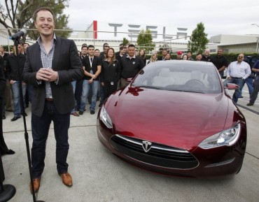 Elon Musk: Hai năm nữa, chúng ta có thể ngủ trong xe tự lái