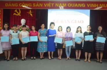 BHXH quận Hoàng Mai: Bàn giao sổ BHXH cho người lao động