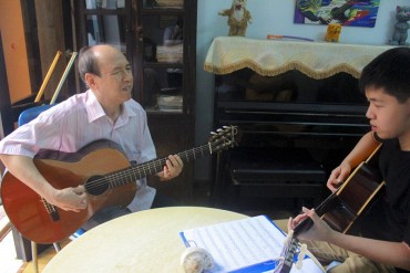 Thầy giáo mù 51 năm “truyền lửa” guitar