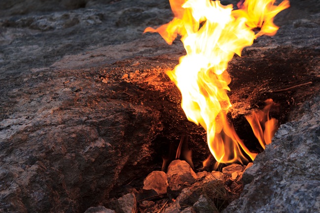 bi a n nhu ng di a die m co lu a cha y ma i khong ta t