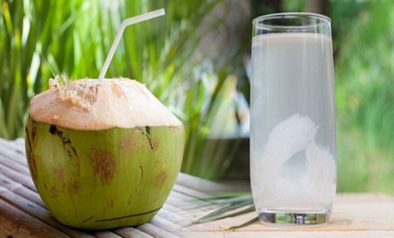 Nước dừa: Giải khát mùa Hè và công dụng tuyệt vời cho sức khỏe