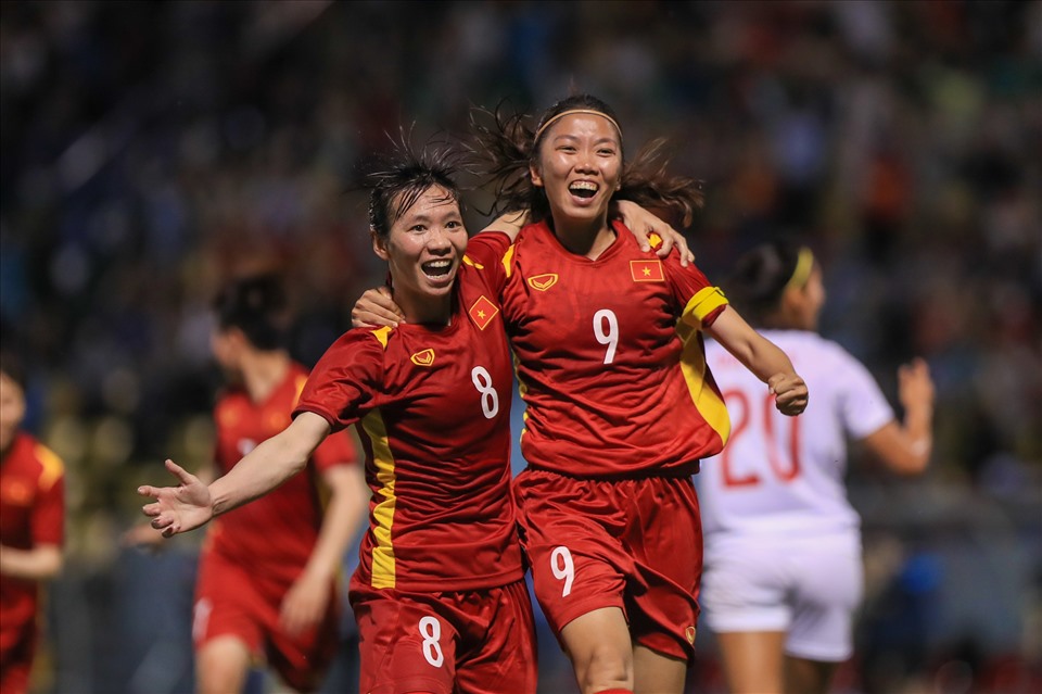 Tuyển nữ Việt Nam thắng ngược Philippines ngày ra quân SEA Games 31