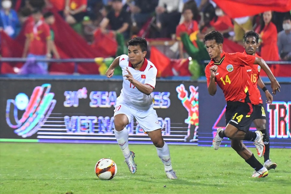 Thắng nhẹ Đông Timor, U23 Việt Nam vào bán kết với ngôi đầu bảng