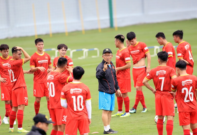 Thầy Park cùng đội tuyển Việt Nam hướng đến vòng loại cuối World Cup 2022. Ảnh: VFF