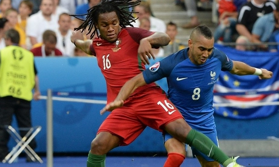 Renato Sanches phá kỷ lục của C.Ronaldo